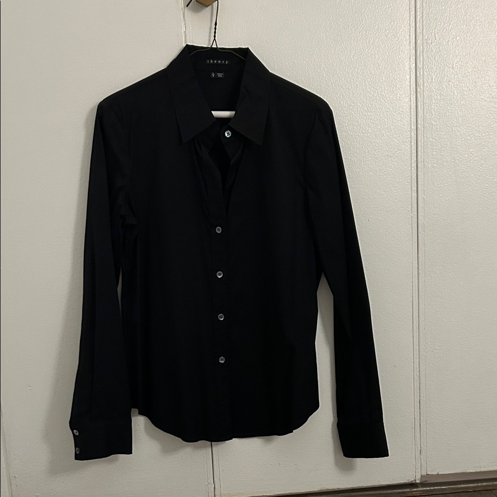 Theory fitted blouse size large - stretch material